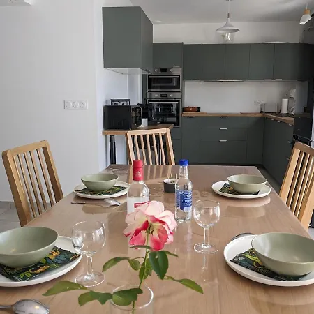 Maison 3 A 2 Pas Du Gastes